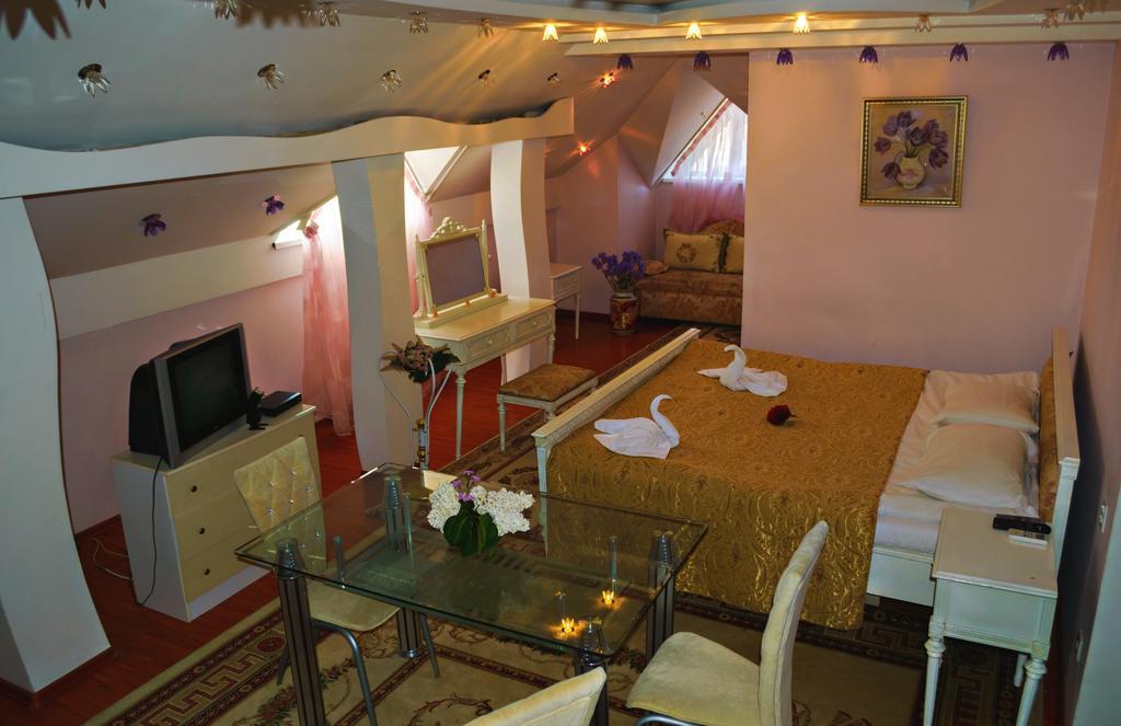 Hotel Ezio Codru Zewnętrze zdjęcie