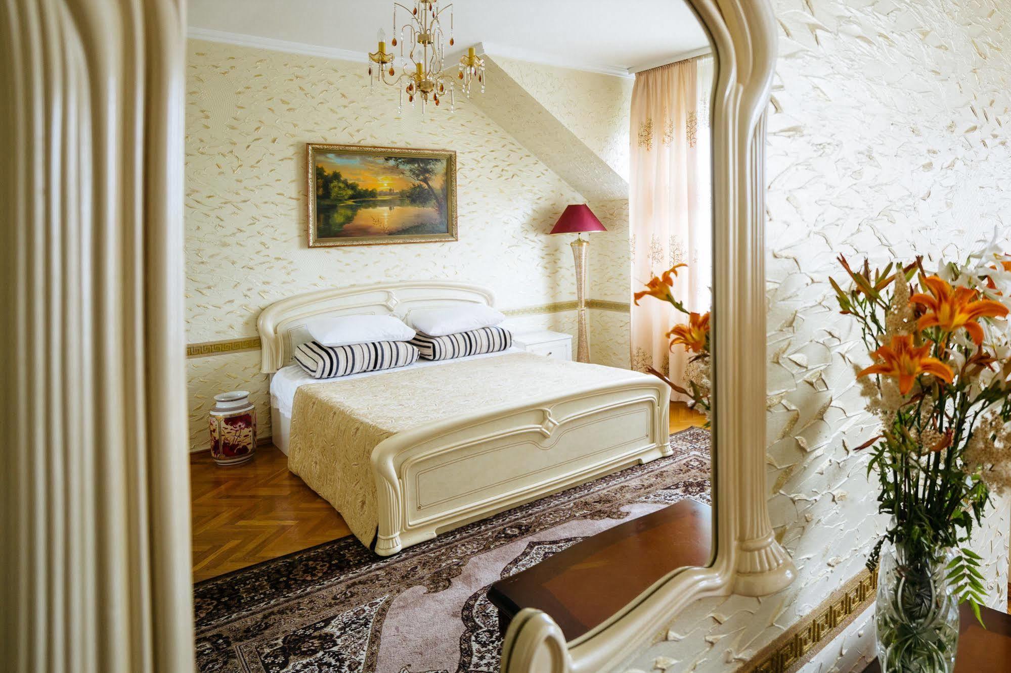 Hotel Ezio Kiszyniów Zewnętrze zdjęcie